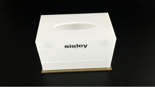 博藝展示的亞克力紙巾盒優(yōu)勢和特點？